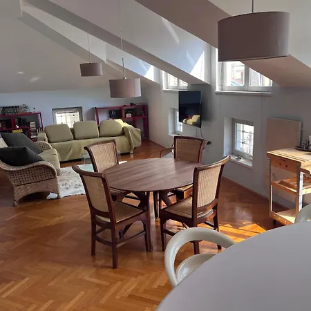 Astro Hungarian Villa: Penthouse With Views Apartment Opatija