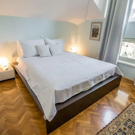 Astro Hungarian Villa: Penthouse With Views Apartment Opatija