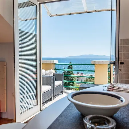 Astro Hungarian Villa: Penthouse With Views Opatija