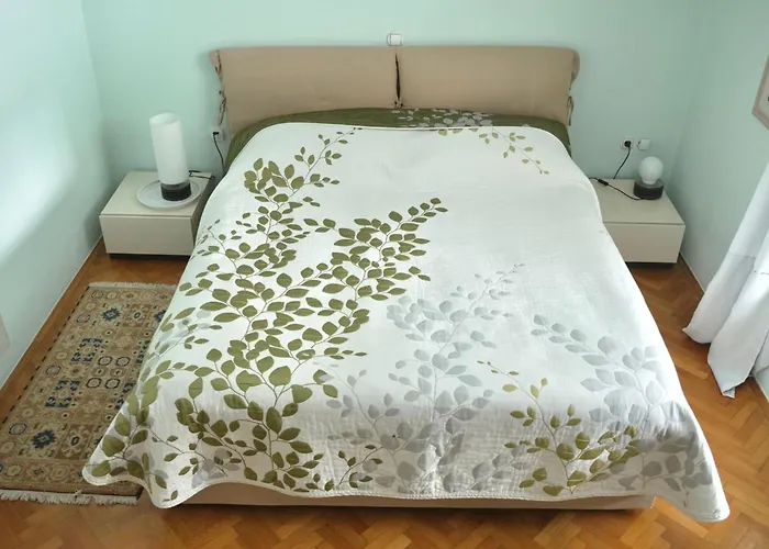 Astro Hungarian Villa: Penthouse With Views