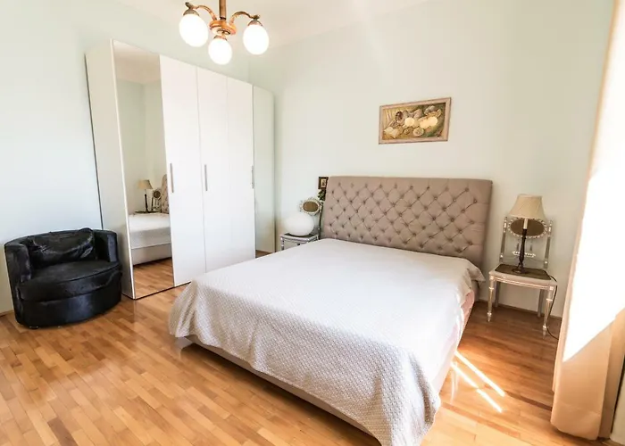 Appartement Penthouse And Piano Nobile Prkg Wifi Garden Near Away From Roads *